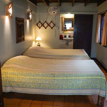 The Riverside Guest House Lampang Kültér fotó