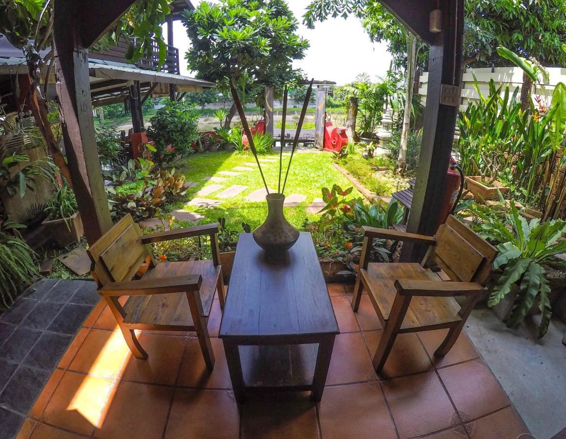 The Riverside Guest House Lampang Kültér fotó