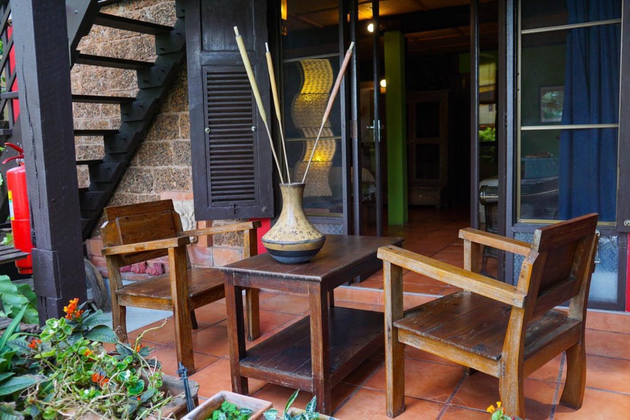 The Riverside Guest House Lampang Kültér fotó