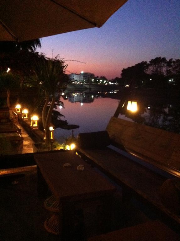 The Riverside Guest House Lampang Kültér fotó