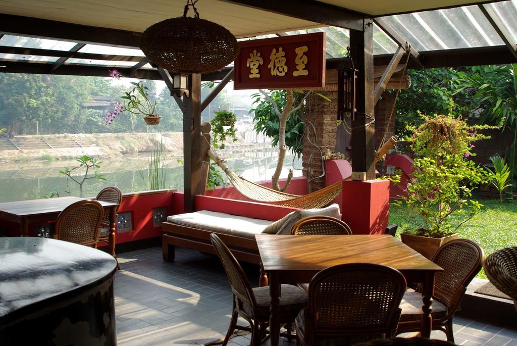 The Riverside Guest House Lampang Kültér fotó